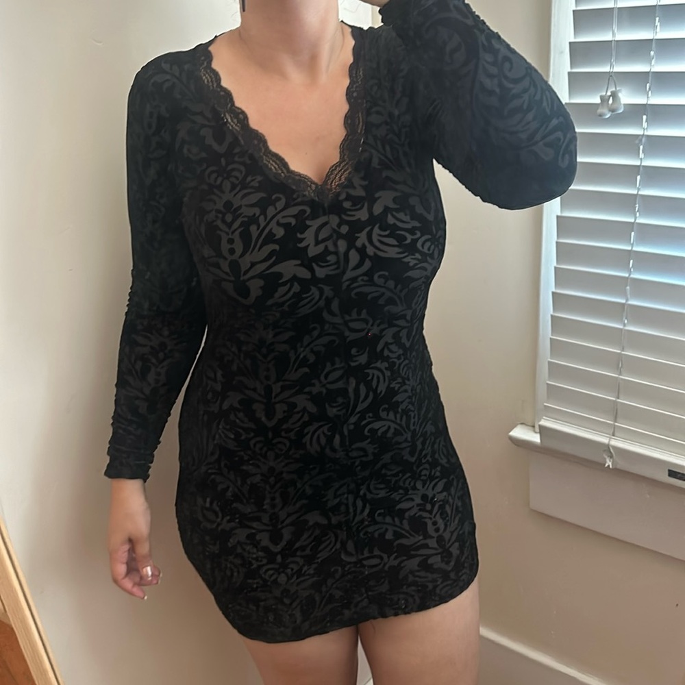 Lac Bleu Black Velvet Damask PatternTexture V-neckline Lace Trim Mini Dress Goth